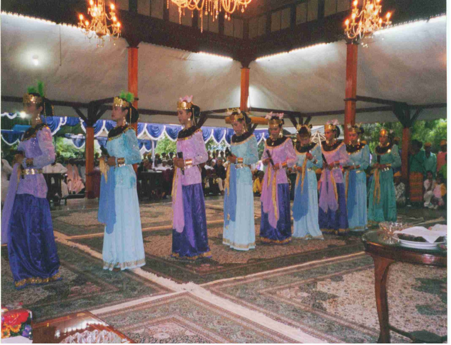 TARIAN LEGU-LEGU (LEGU KADATO)